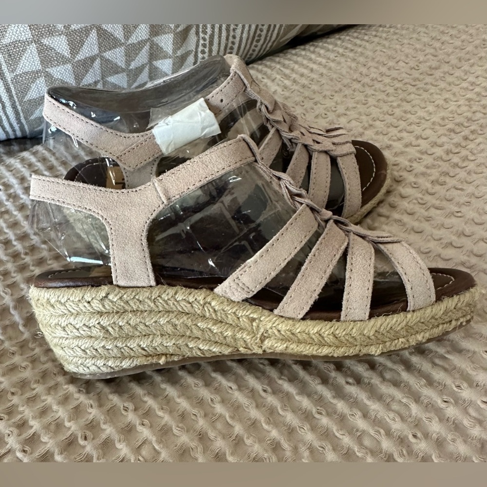 Girls NWTs DV by Dolce Vita Espadrille Shoes - Picture 1 of 3